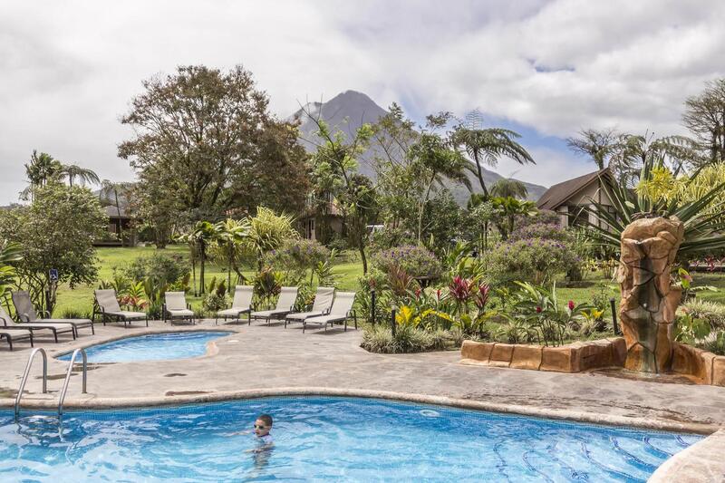 Hot Spring & Mud Bath And Cool Pool / With Lunch $37 arenal la fortuna #travelagency

#arenal
#LaFortuna
 #costarica #costaricatours #tourscostarica #travel #travelnowcostarica
 
https://www.facebook.com/volcanolakeadventures/?ref=bookmarks

https://www.volcanolakeadventurescr.com/

https://www.youtube.com/user/volcanolakeadventure

https://www.instagram.com/vlacostarica/
